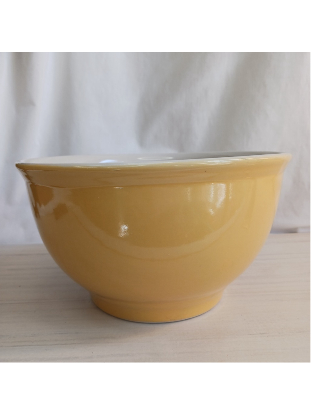 Tag Yellow Ceramic Mixing Bowl Microwave Dishwasher Safe Oven Proof 8.5-in Dia